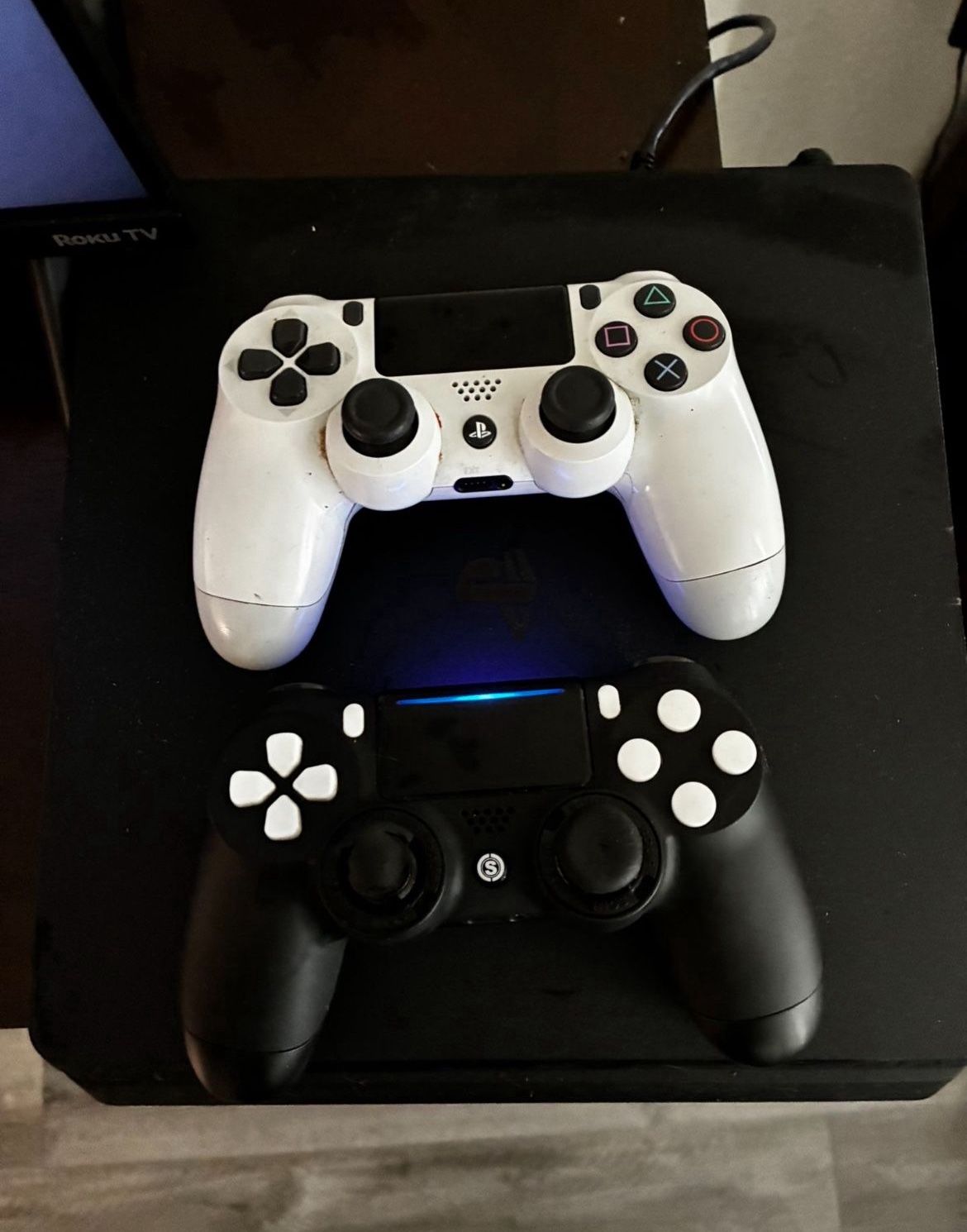 PS4 W/ 2 Controllers