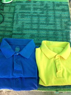 T-short talla 14-16 las 3 $5.00 para school