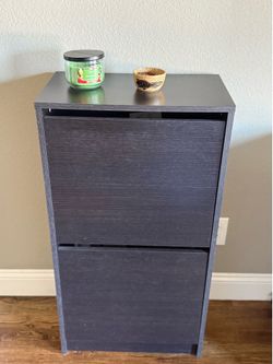 8-Pair Shoe Storage Cabinet – Compact & Space-Saving