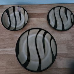 Pier 1 Imports Hand Painted Zebra Pattern Stoneware Dinner Plate, Salad Plate And Cereal/Salad Bowl - Set Of 5