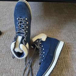 White Mountain Blue Suede Ankle Boots 