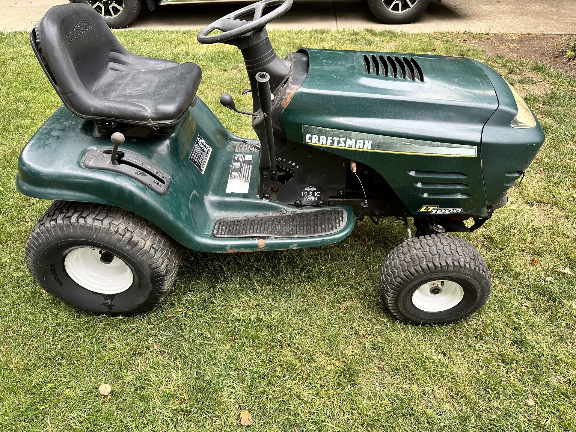 Craftsman LT1000 19.5Hp Twin Cylinder Rider -runs Excellent - NO DECK