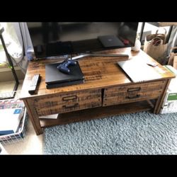 Beautiful Classy Wood Coffee Table With Drawers