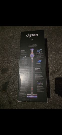 Dyson V8