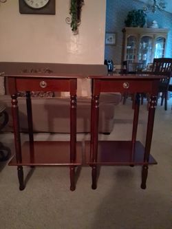 Pair of side/occasional wood tables