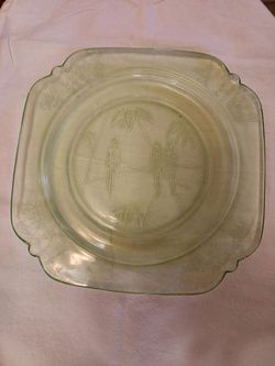 Vintage 9 inch Federal Glass Green Parrot Plate