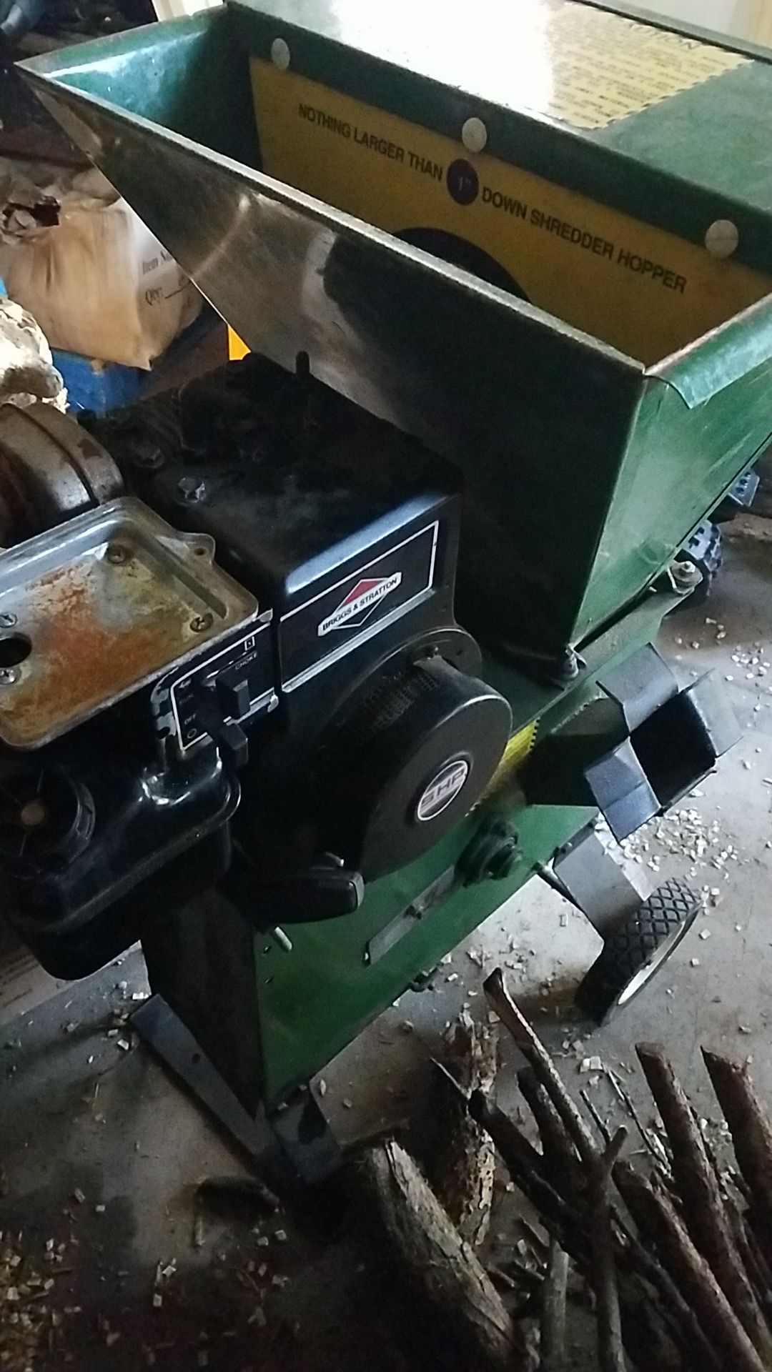 Mighty Mac wood chipper ( not working properly )