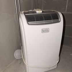 BLACK+DECKER Portable Air Conditioner – Remote + Window Kit Included