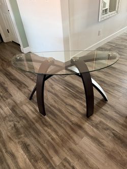 Modern Glass Sofa Table – Unique Design – Excellent Condition