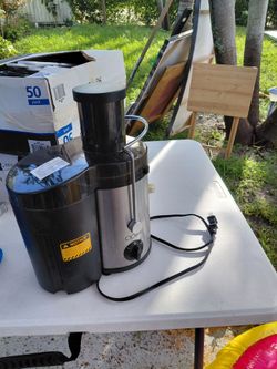 Stainless Steel Centrifugal Juicer, 2-Speed, Wide Chute – $20 OBO
Description