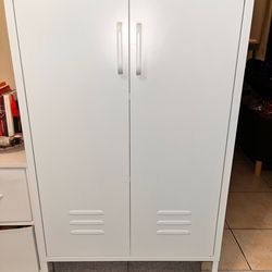 White Metal Locker Cabinet