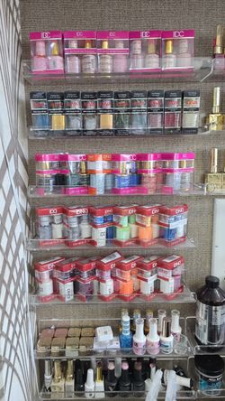 Equipo, mobiliario, productos  y accesorios