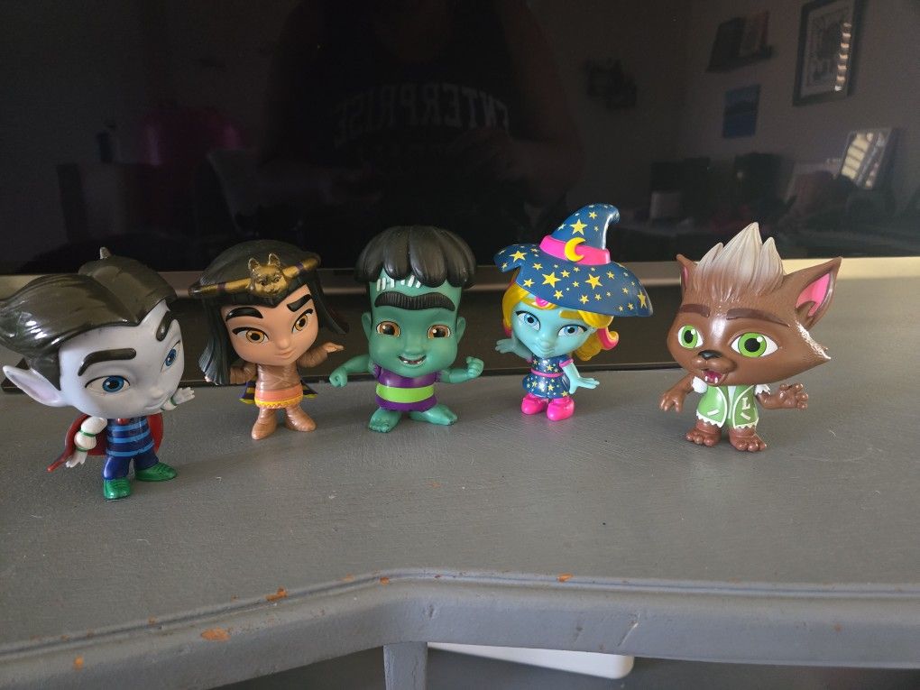 Netflix Super Monsters Action Toys