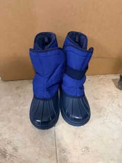 Boys snow boot size 4y