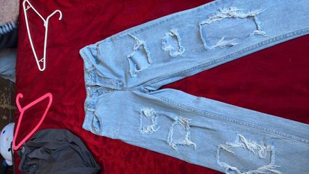 Baggie Ripped Jeans