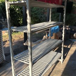 Cambro Shelf Stationary