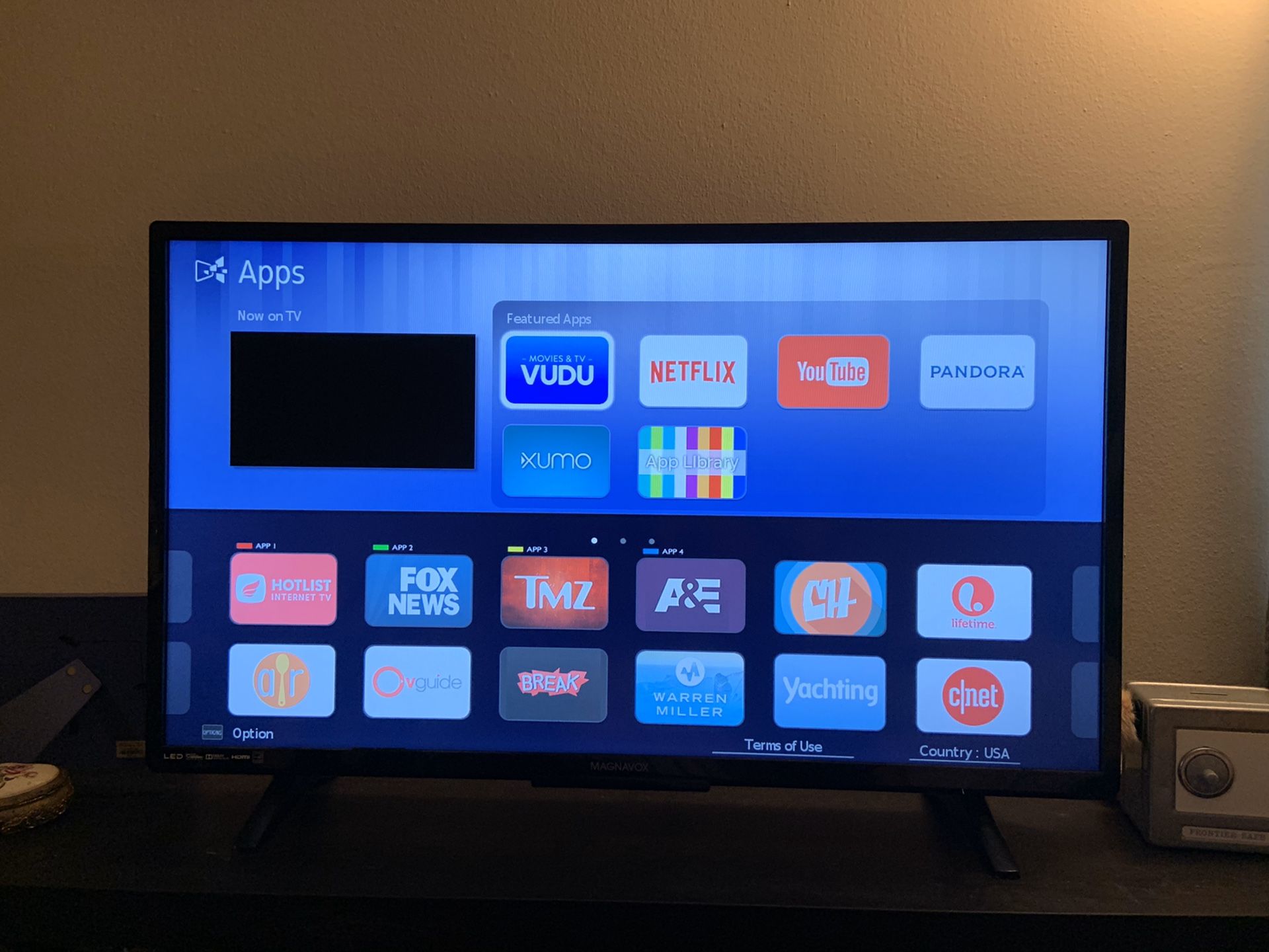 SMART MAGNAVOX TV 40 inch