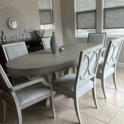 Beautiful Rarely Used classy  Dining Room Table And Chairs