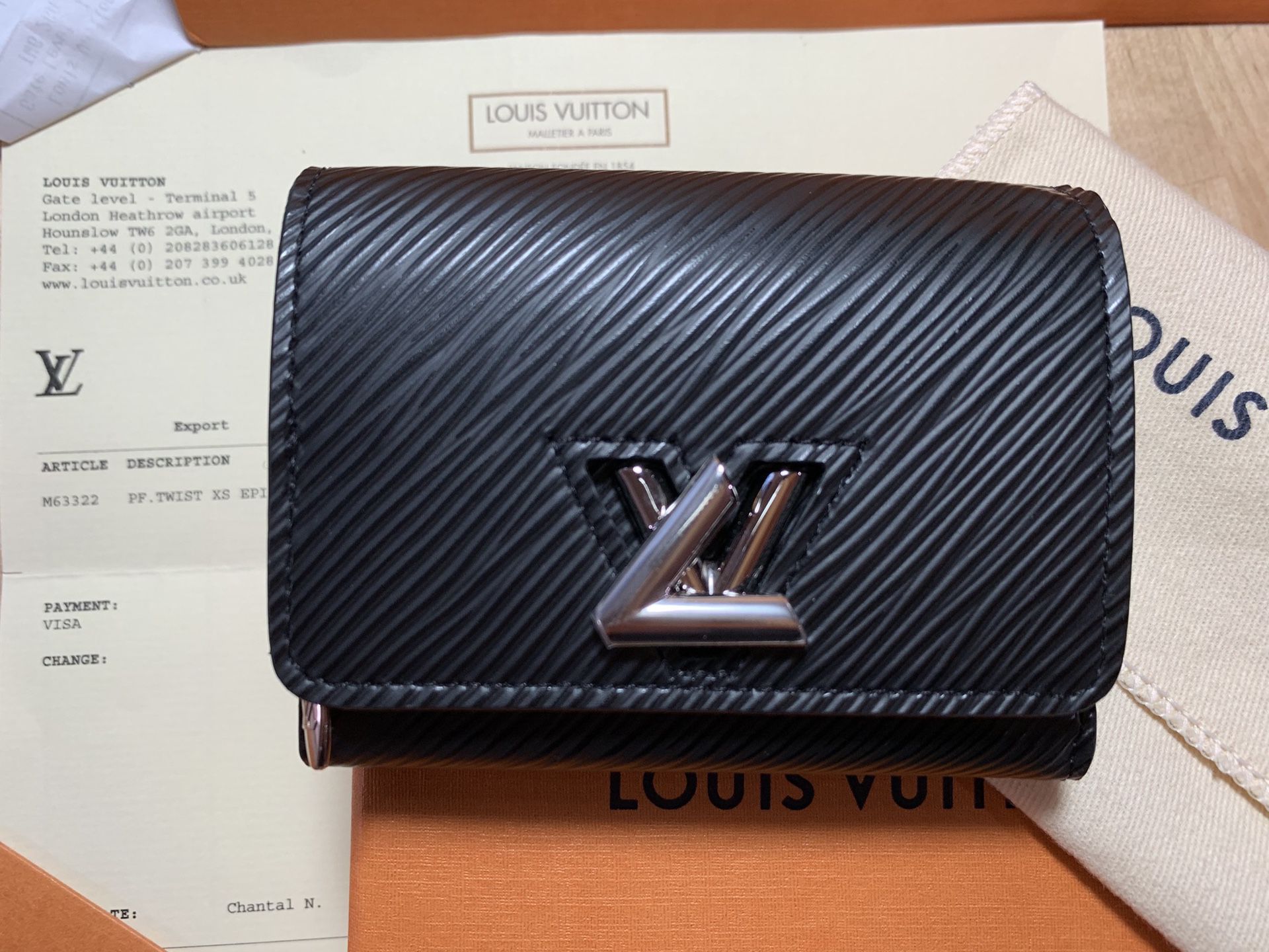 Authentic Louis Vuitton Monogram Eclipse Discovery Compact Wallet for Sale  in Irwindale, CA - OfferUp