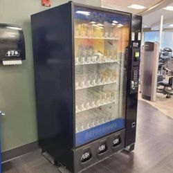 VENDING MACHINE WITH CARD READER 