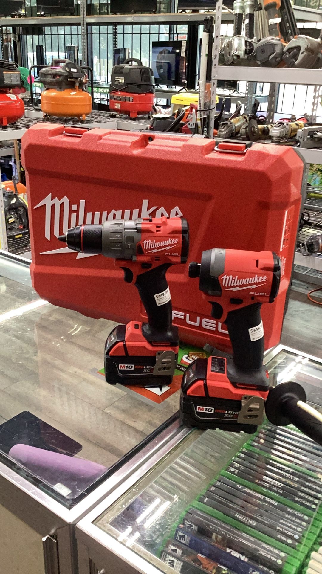 Milwaukee Drill Set Fuel,18 Volts