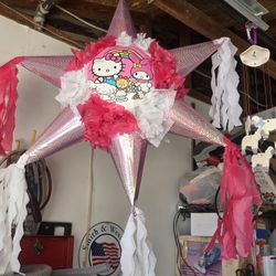 Hello Kitty Piñata