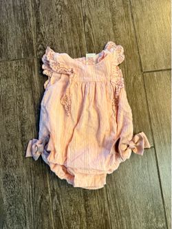Size 3-6 month bow bubble romper
