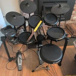 Alesis Nitro Mesh Electronic Drum Kit