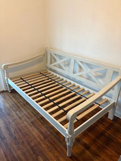 Twin wood daybed frame