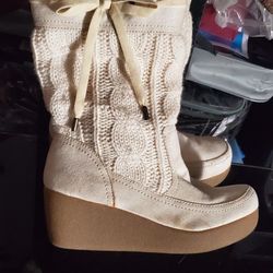 Women boots Size 8.5