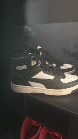 Boys size 4 shoes