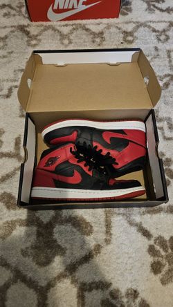 Jordan 1 Mid