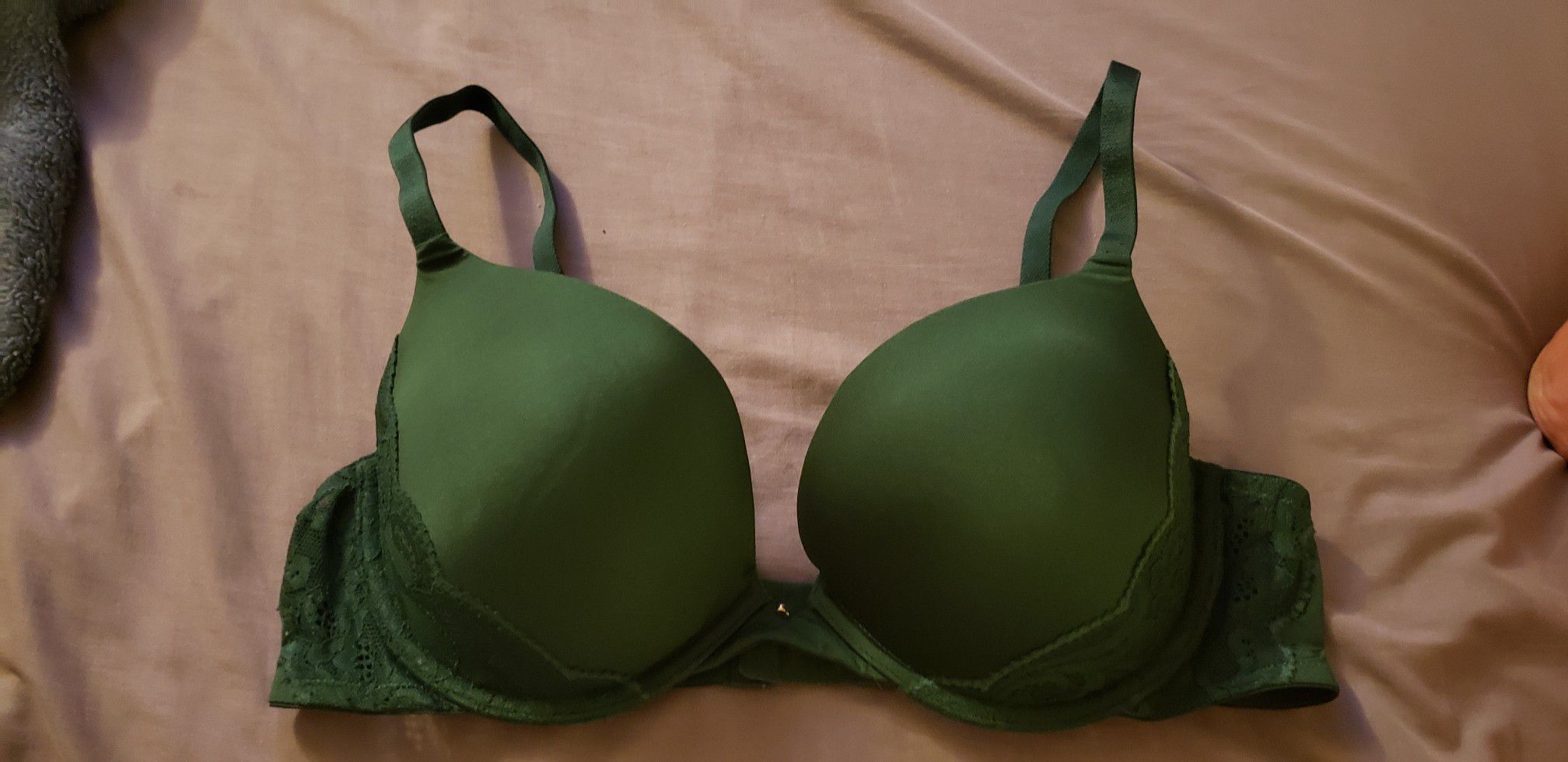 Dark green bra 38B