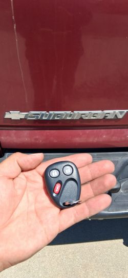 Car Keys And Remotes  / Llaves De Carro Y Controlles