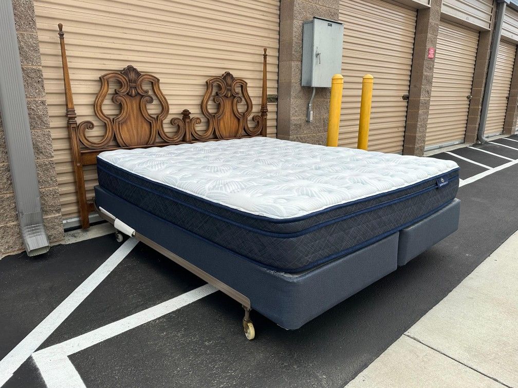 California king size bed with almost new mattress/cama calking con colchon casi nuevo 
