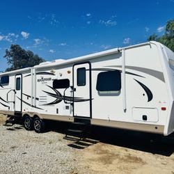 2017 Rockwood 28ft