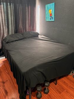 Queen size bed w memory foam