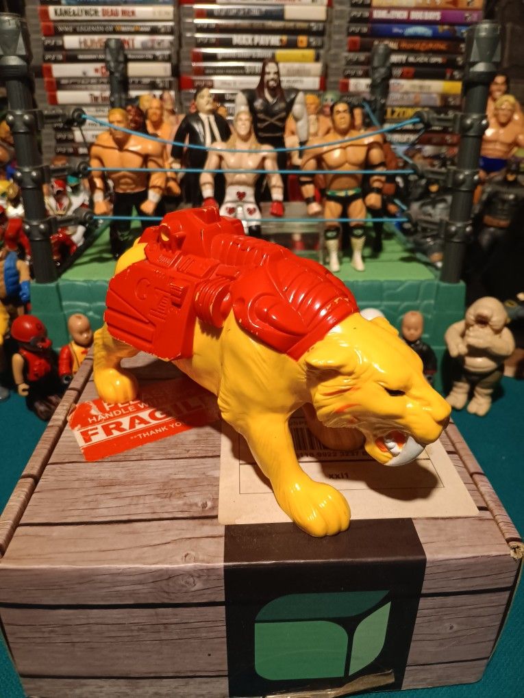 Transformers Figure " Pretenders Catilla" ( Vintage Hasbro 1988 )