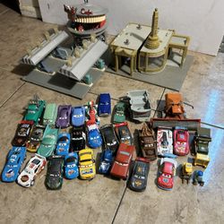 Disney Pixar Cars Play Set & Cars 