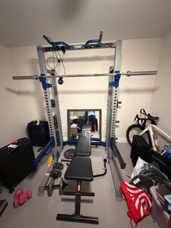 Weight power rack with 300lbs of weight
