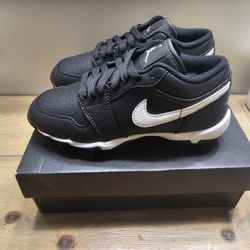 Jordan 1 low kids cleats black sz 2.5y.