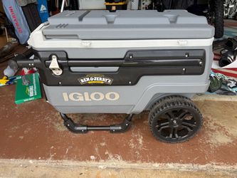 70qt Igloo Wheeled Cooler with Bottle Opener