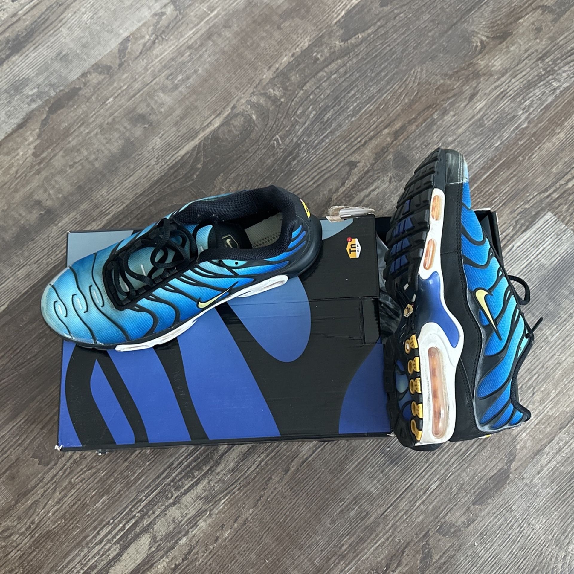 Nike Air Max Plus OG “Hyper Blue”