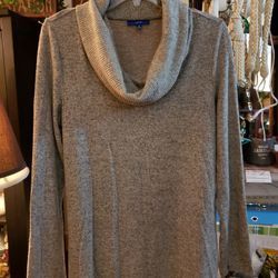 Ladies Medium Apt.9 Tunic Turtleneck 
