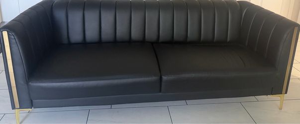 2 sofas