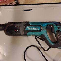 Makita HR2475 Impact Hammer/Rotary Drill. 120V-7A