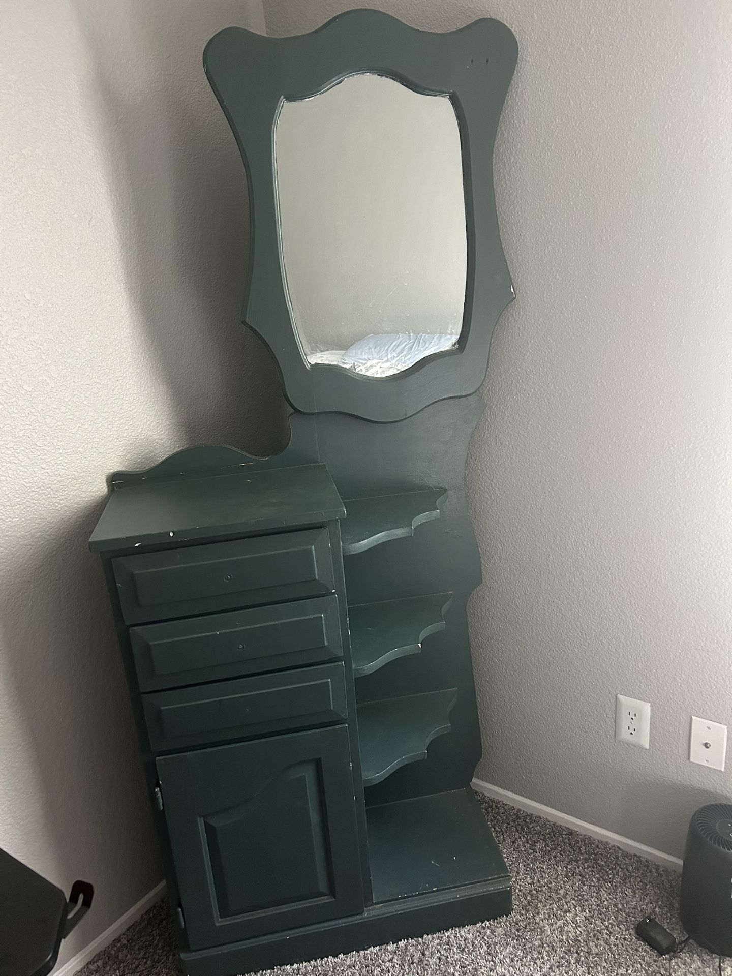 Green Shelf With Mirror!