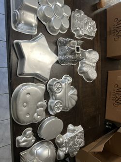 12 Cake Pans