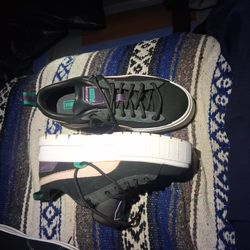 Puma Women Mayze Platform  /size 8.5..like Brand New / Only Been Worn 2 Times.