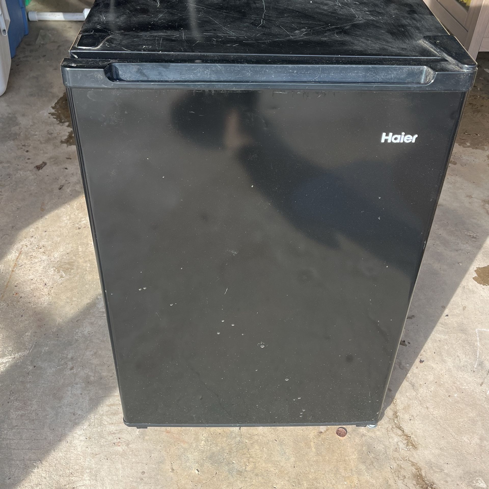 Mini fridge
